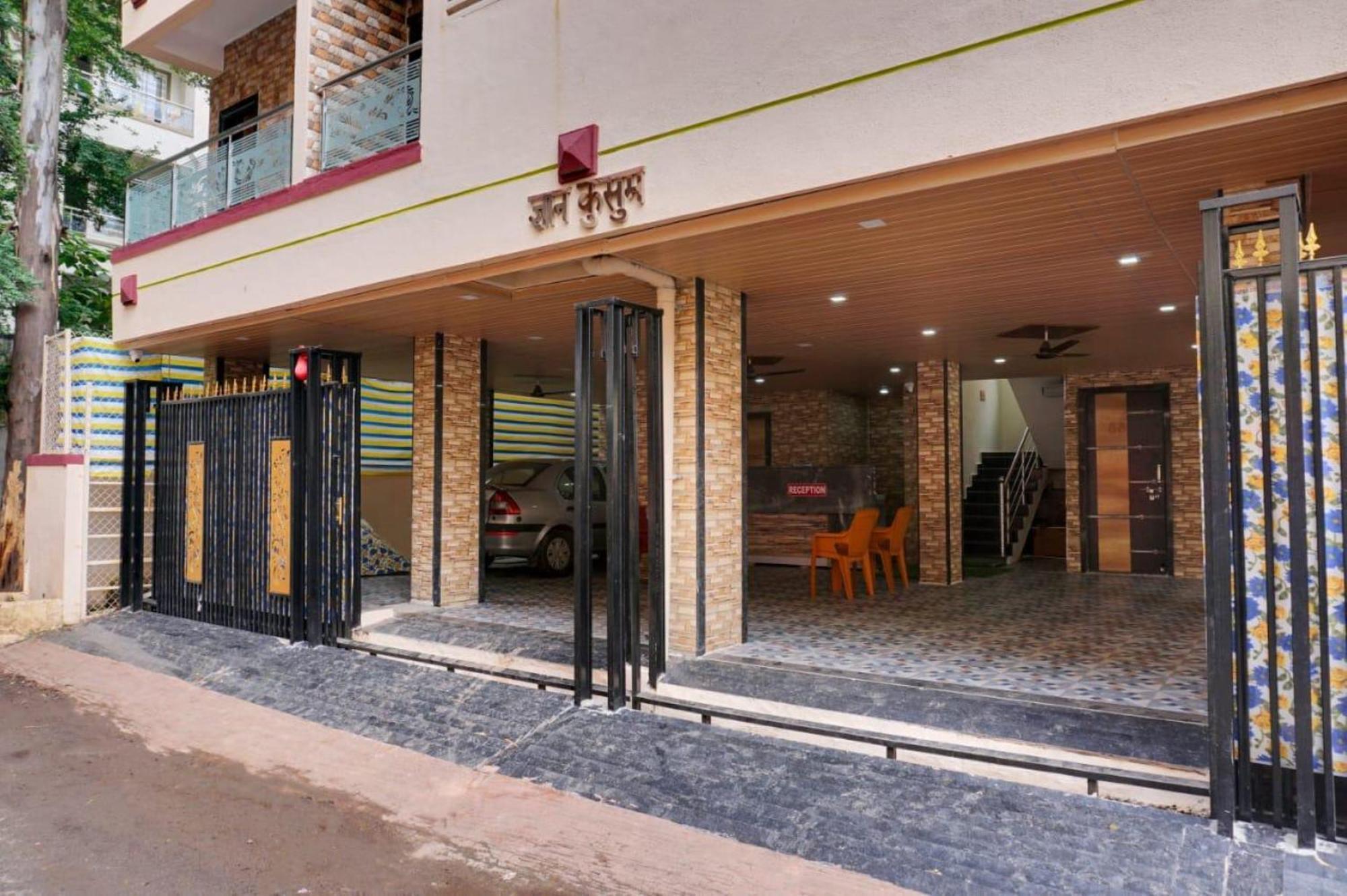 Hotel Paradise-Near Eon It Park Kharadi Pune Exterior photo