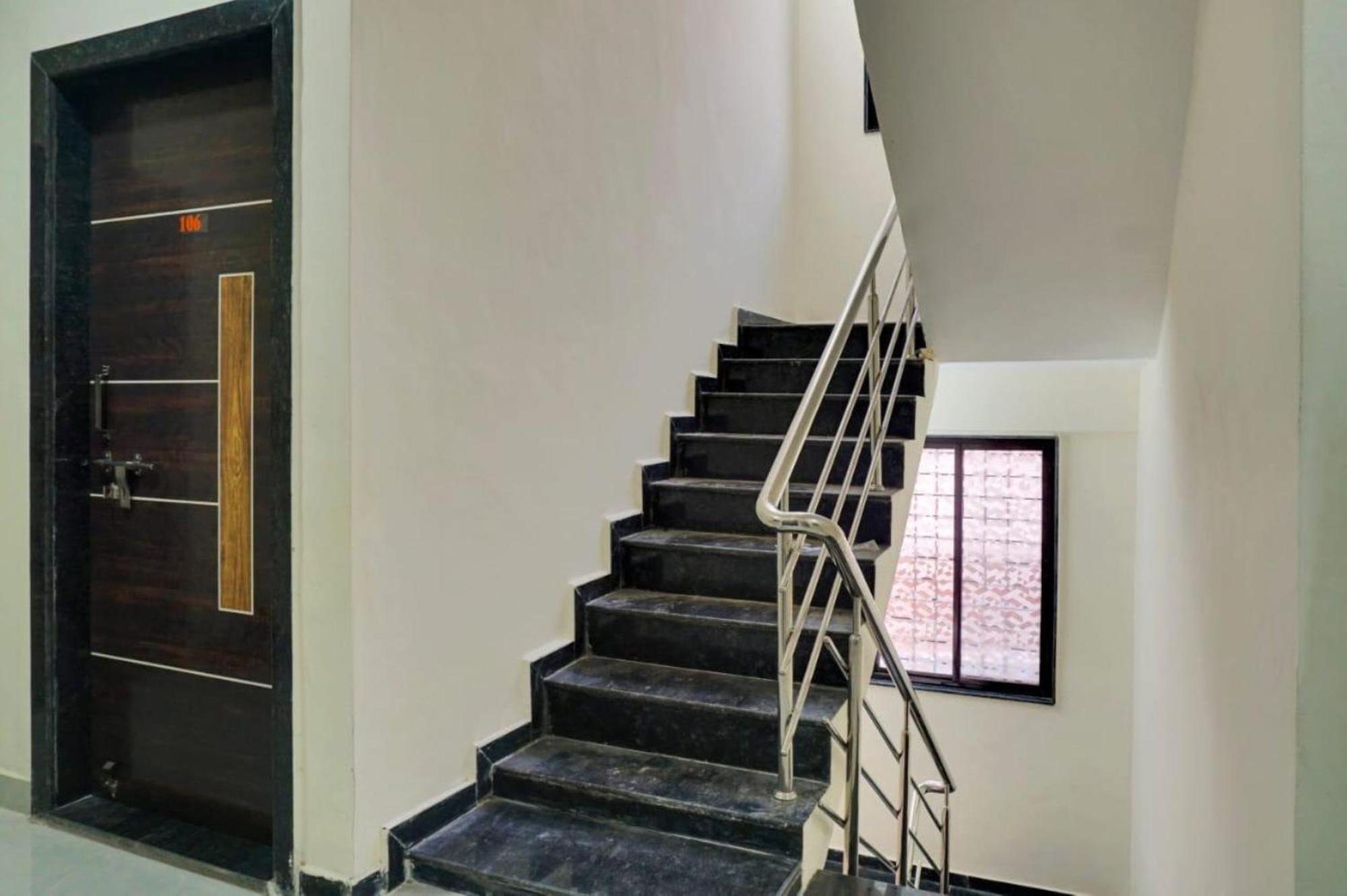 Hotel Paradise-Near Eon It Park Kharadi Pune Exterior photo